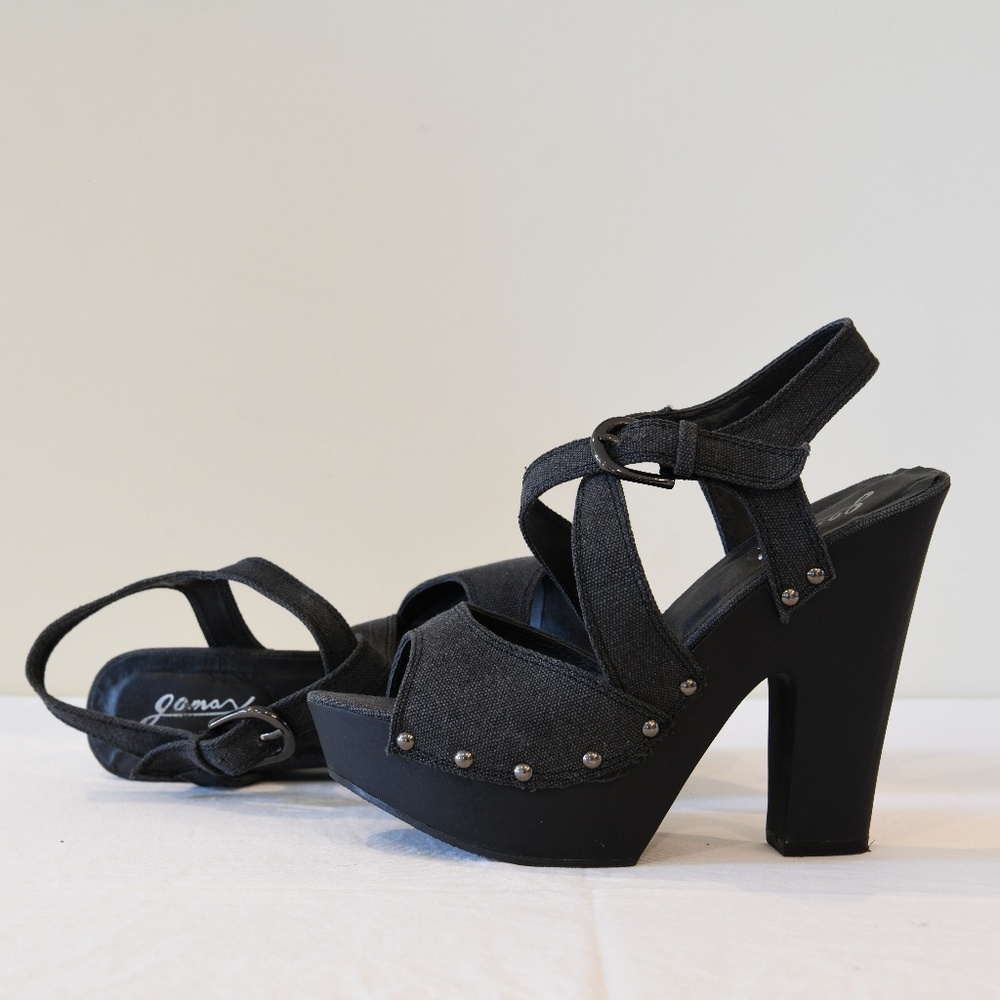 Gomax Chunky Grey Heels - Picture 1 of 3